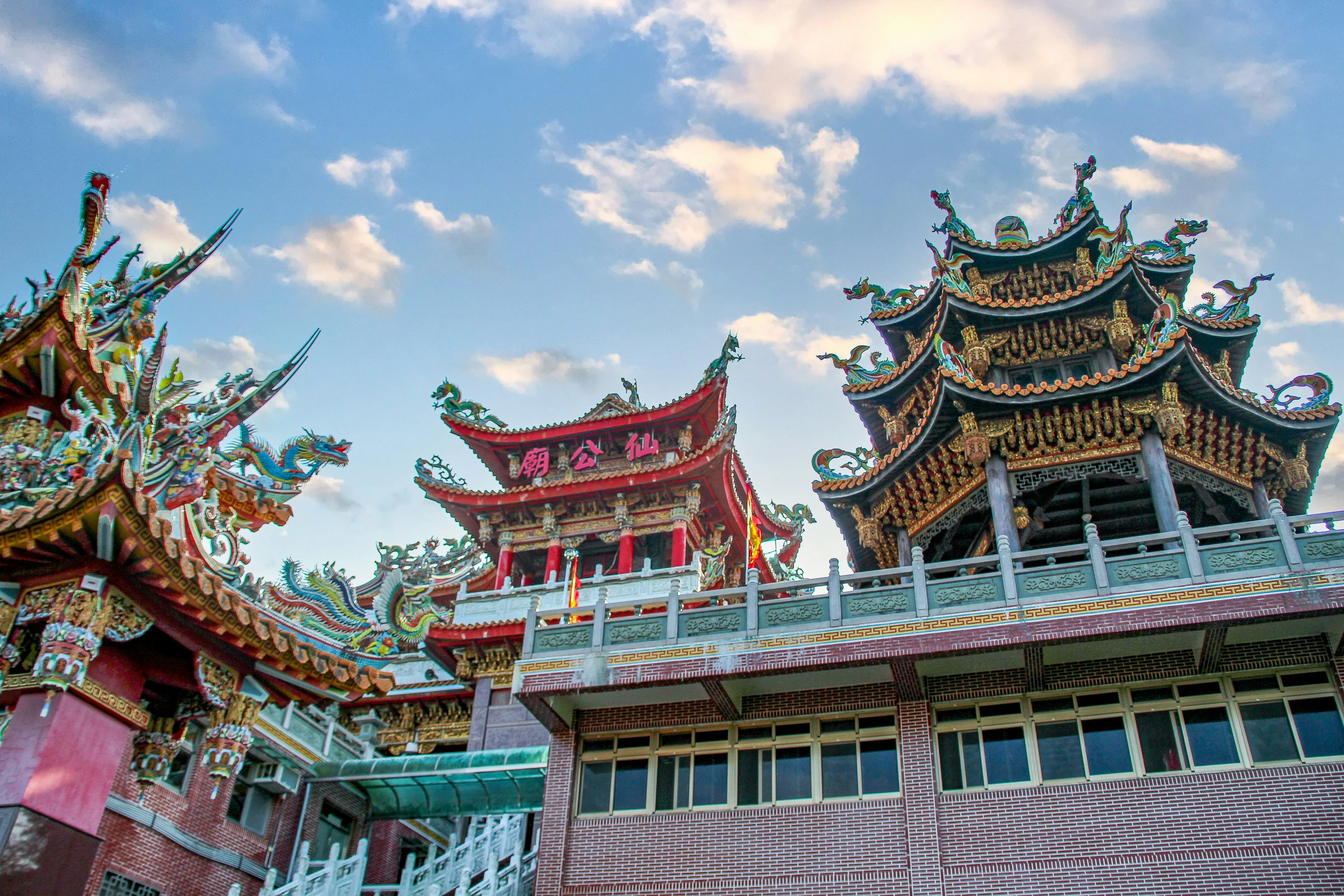 Drei Tempel beim Sonnenuntergang