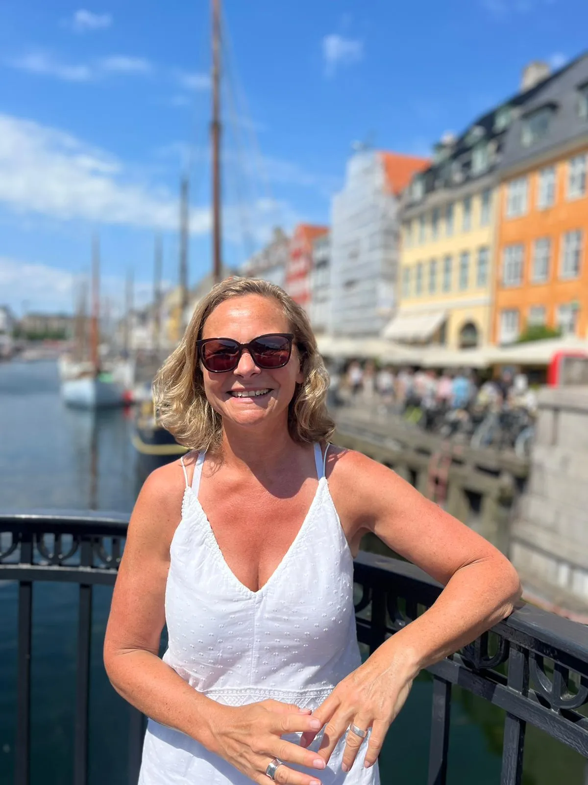 Bettina Zwickler in Kopenhagen am Hafen