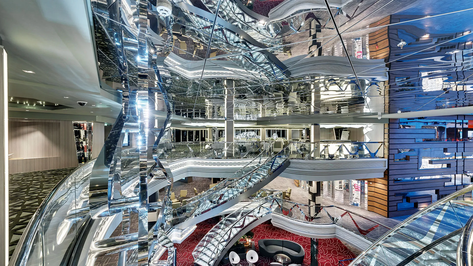 MSC Cruises Kristalltreppen